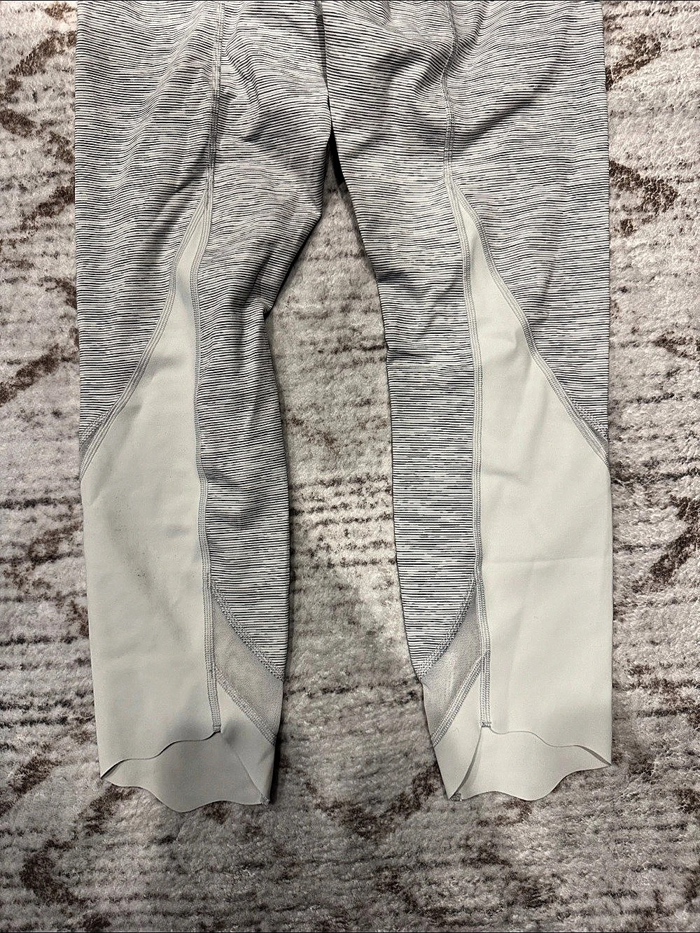 lululemon Wunder Under Crop High-Rise *Roll Down Scallop Leggings in Gray & - Picture 2 of 6
